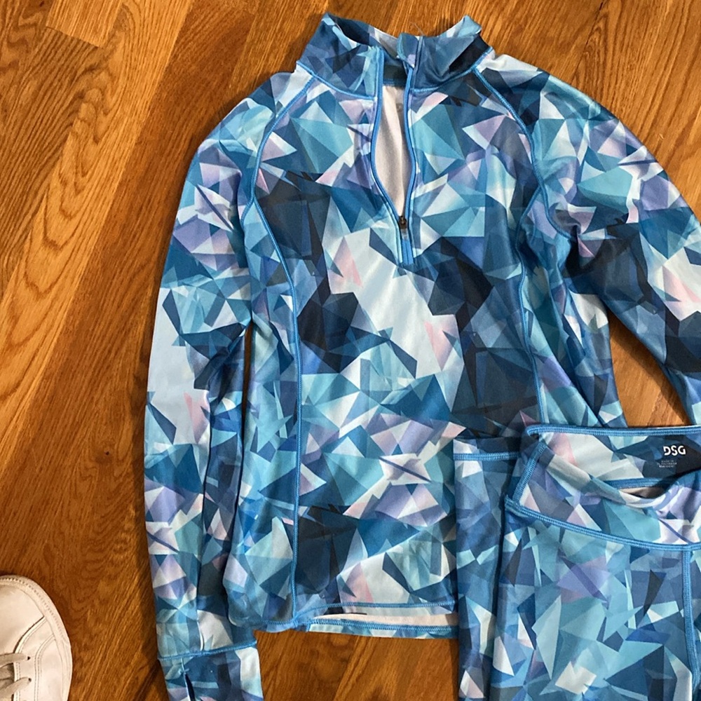 DSG quarter zip and legging set - Picture 2 of 3